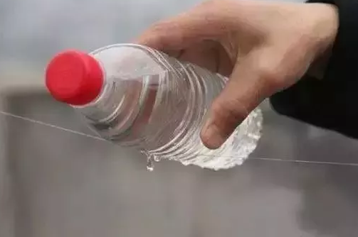 帶孩子放風(fēng)箏注意事項(xiàng) 風(fēng)箏的安全隱患 帶孩子放風(fēng)箏注意事項(xiàng) 風(fēng)箏的安全隱患