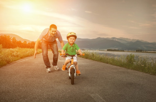 新生兒多久可以抱出門 新生兒怎么曬太陽更補鈣