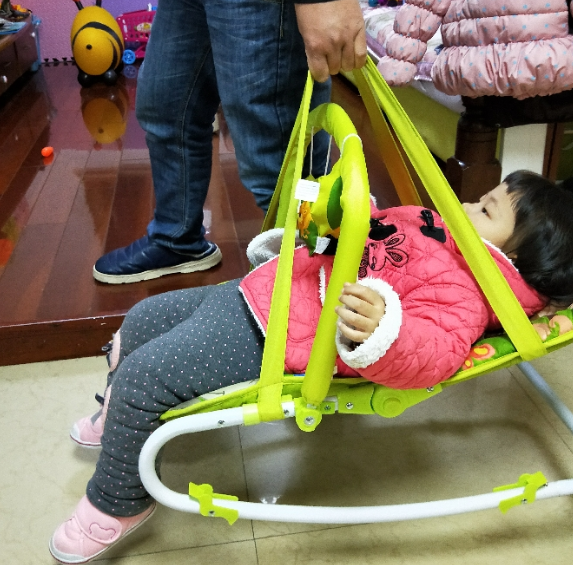 Cola Bebe兒童搖椅質(zhì)量好嗎 Cola Bebe兒童搖椅使用測評。