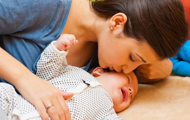 怎么判斷寶寶是不是腸絞痛 緩解嬰兒腸絞痛的方法