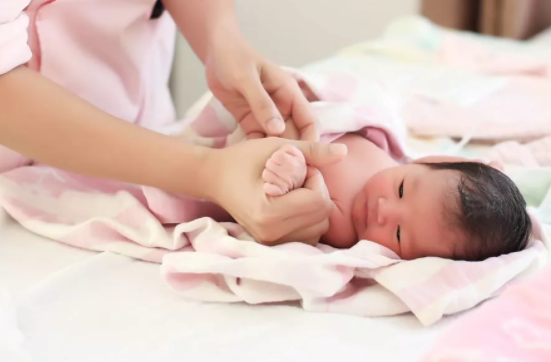 寶寶臍帶痂怎么保留 保留臍帶痂的方法