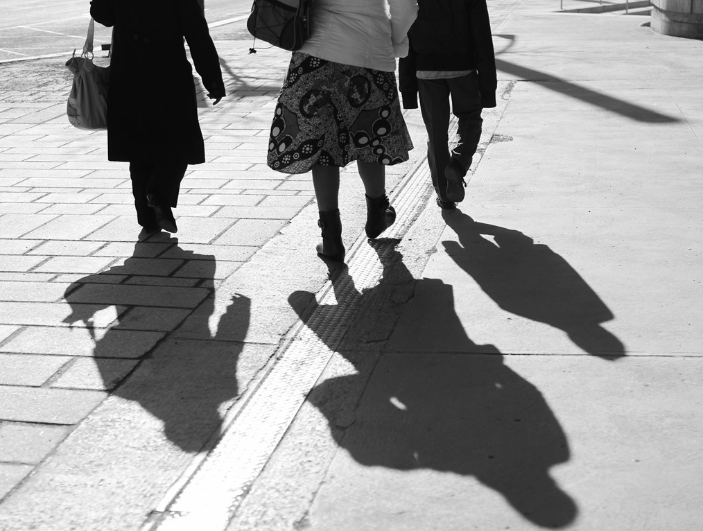 如何跟孩子解釋為什么會有影子 孩子對影子感興趣怎么解答 如何跟孩子解釋為什么會有影子 孩子對影子感興趣怎么解答