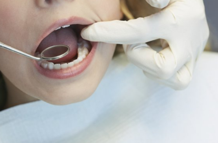 孩子遲遲不換乳牙是怎么回事 孩子乳牙一直不換怎么辦