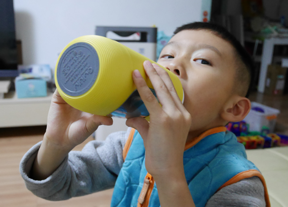 Gululu智能水杯安全嗎 Gululu兒童智能互動水杯測評 Gululu智能水杯安全嗎 Gululu兒童智能互動水杯測評