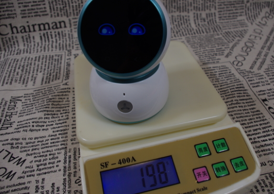 好兒優(yōu)小白M8智能機(jī)器人怎么樣 好兒優(yōu)小白M8機(jī)器人測(cè)評(píng)