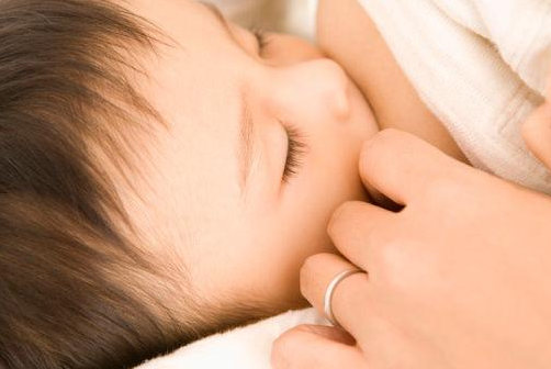 剛生完寶寶怎么快速開奶 產(chǎn)后開奶疼怎么緩解