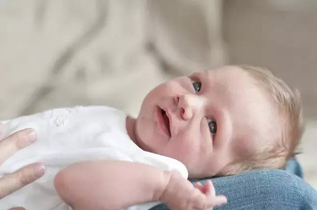 怎么判斷寶寶腹瀉脫水 寶寶腹瀉脫水怎么辦