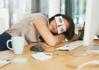 來大姨媽了總是犯困是怎么回事 經期需要注意些什么