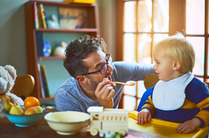 給寶寶用勺子喂輔食合適嗎 寶寶輔食該如何正確吃