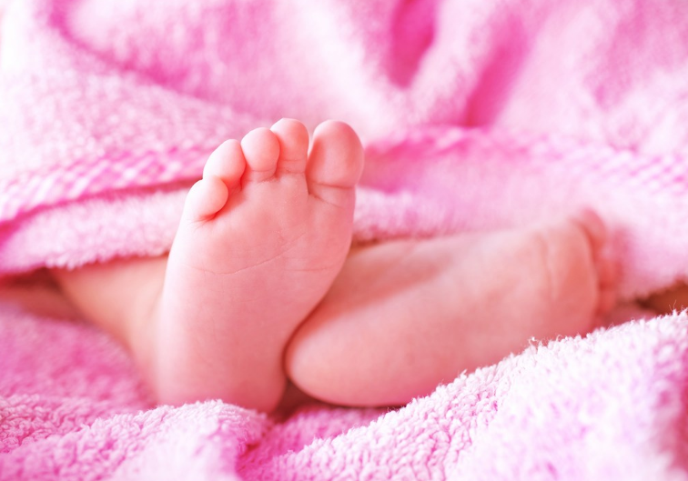 小寶寶的鞋子選購什么樣的比較好 怎么才能買到寶寶合腳的鞋