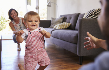 孩子到底需不需要用學步車 學用學步車需要控制時間