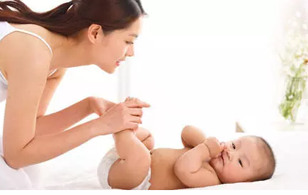 孩子到底需不需要用學步車 學用學步車需要控制時間