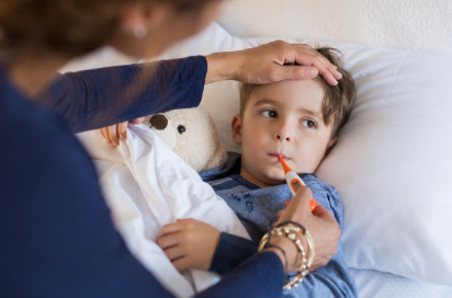 為什么寶寶晚上發(fā)燒會(huì)加重 寶寶發(fā)燒了如何退燒 為什么寶寶晚上發(fā)燒會(huì)加重 寶寶發(fā)燒了如何退燒