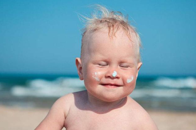 寶寶多大可以使用防曬霜 寶寶防曬霜怎么選