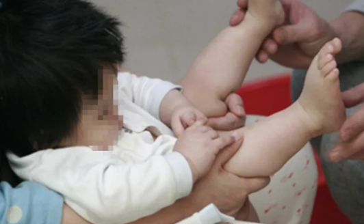 寶寶把尿就哭是怎么回事 孩子把尿就哭的原因