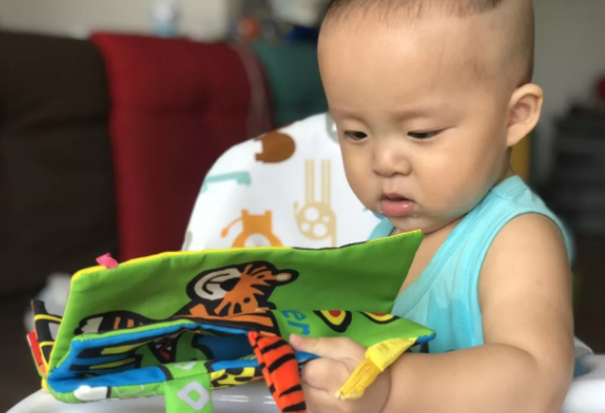 小兒斜視是什么造成的 兒童容易斜視的原因 小兒斜視是什么造成的 兒童容易斜視的原因