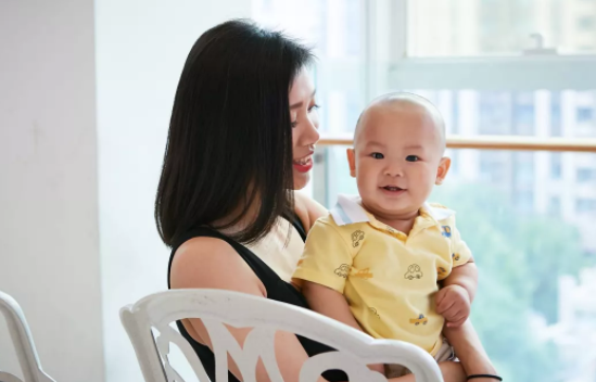 小兒斜視是什么造成的 兒童容易斜視的原因 小兒斜視是什么造成的 兒童容易斜視的原因