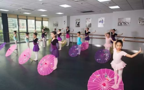 孩子學跳舞多久能演出 孩子學跳舞多參加演出好不好