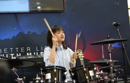 孩子學架子鼓要學樂理嗎 怎樣才能學好架子鼓這個樂器