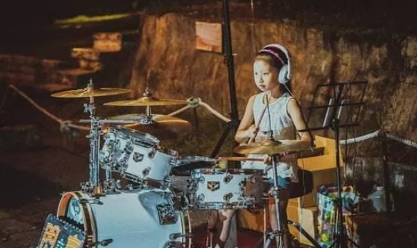 孩子學電子鼓還是架子鼓 架子鼓和電子鼓的區別 孩子學電子鼓還是架子鼓 架子鼓和電子鼓的區別