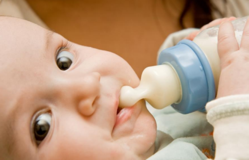 寶寶厭奶期是什么時候 厭奶期多久能恢復正常 寶寶厭奶期是什么時候 厭奶期多久能恢復正常