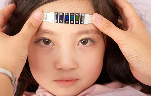 寶寶高熱驚厥有哪些癥狀 小兒高熱驚厥的表現(xiàn)