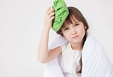 寶寶高熱驚厥是怎么回事 小兒高熱驚厥的原因 寶寶高熱驚厥是怎么回事 小兒高熱驚厥的原因