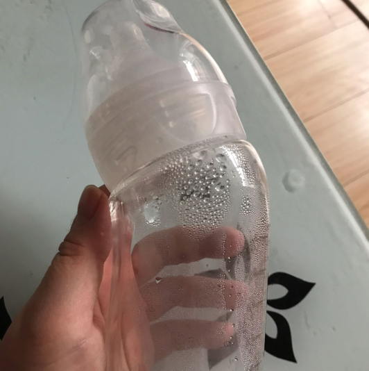 迪芽彎頭玻璃奶瓶好用嗎 迪芽彎頭玻璃奶瓶使用測評