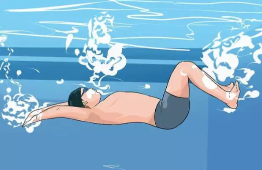 孩子游泳班報大班還是一對一 孩子游泳班報名怎么選擇