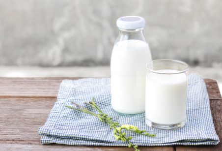 你給孩子喝的這些真的牛奶嗎 這些牛奶不真的牛奶 你給孩子喝的這些真的牛奶嗎 這些牛奶不真的牛奶