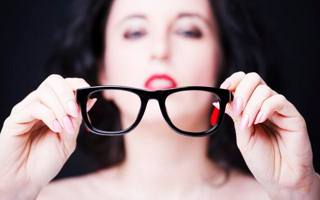 父母高度近視會遺傳給孩子嗎 父母近視多少度會遺傳給孩子