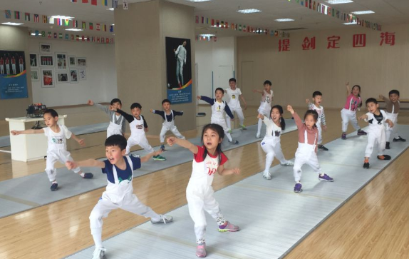 孩子學跆拳道還是武術 孩子學跆拳道和武術哪個更實用 孩子學跆拳道還是武術 孩子學跆拳道和武術哪個更實用