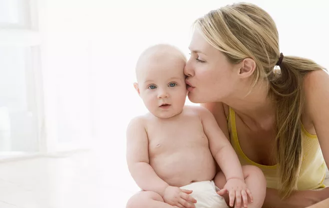 孩子身上什么味道是生病了 這些異味暗藏寶寶健康問題