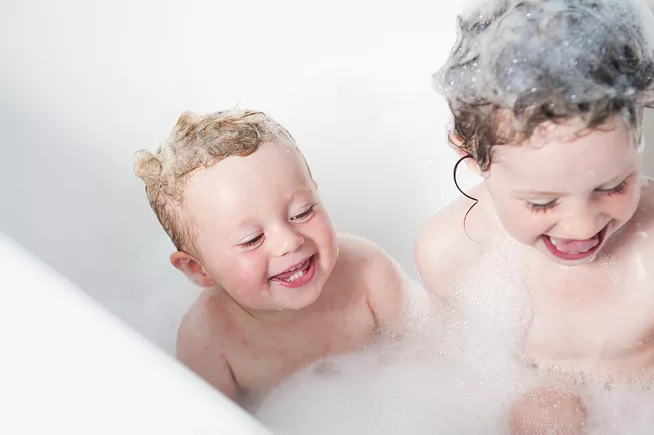 寶寶一洗澡就哭不停是什么原因 怎么才能讓寶寶愛上洗澡