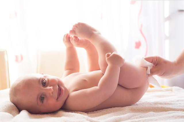 給寶寶換尿不濕有必要洗屁屁嗎 過度清潔對寶寶皮膚的傷害 給寶寶換尿不濕有必要洗屁屁嗎 過度清潔對寶寶皮膚的傷害