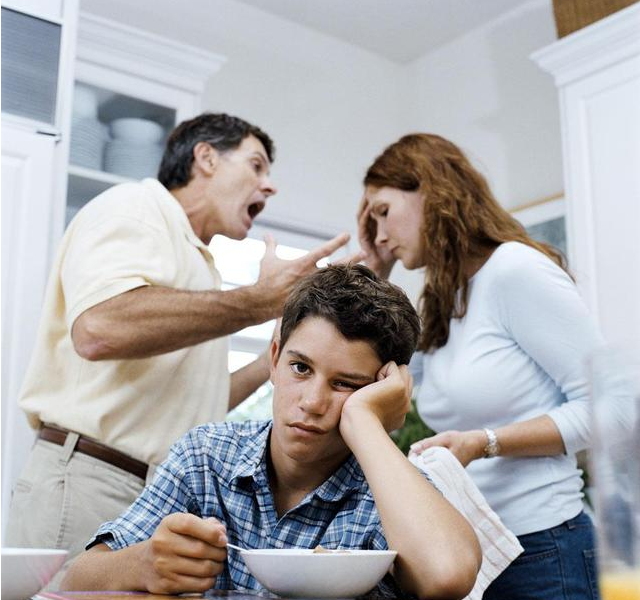 父母吵架孩子在想什么 父母吵架后如何安撫孩子 父母吵架孩子在想什么 父母吵架后如何安撫孩子