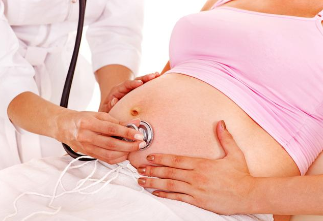 大齡產(chǎn)婦生產(chǎn)有哪些風(fēng)險(xiǎn) 大齡產(chǎn)婦注意事項(xiàng)