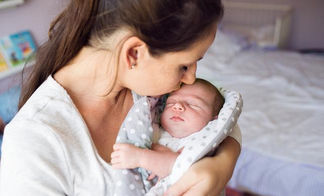 寶寶落地醒的原因 落地醒問題解決方法 寶寶落地醒的原因 落地醒問題解決方法