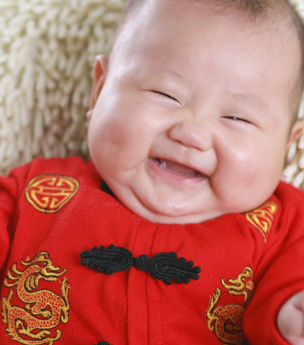 夏天給孩子剃光頭有助于散熱嗎 寶寶怕熱散熱方法有哪些