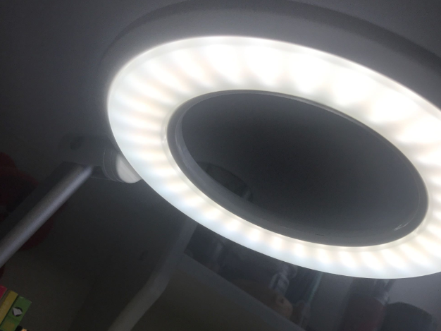 狀元星護(hù)眼燈調(diào)整坐姿怎么樣 狀元星護(hù)眼燈調(diào)整坐姿好用嗎 狀元星護(hù)眼燈調(diào)整坐姿怎么樣 狀元星護(hù)眼燈調(diào)整坐姿好用嗎