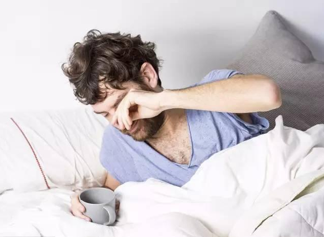 早上醒來嘴巴發苦是怎么回事 早上醒來生病的信號