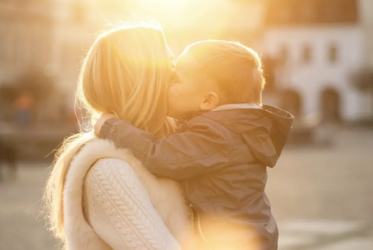 孩子被打了要打回去嗎 孩子被打了父母的正確做法 孩子被打了要打回去嗎 孩子被打了父母的正確做法