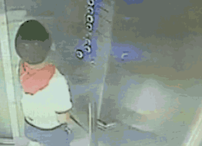 孩子從媽媽手中墜亡 帶孩子坐電梯要注意什么
