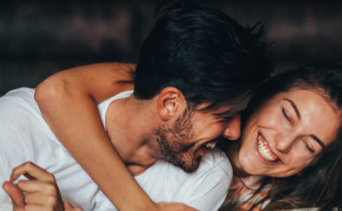 產后第一次同房丈夫這樣做有利于恢復 產后第一次同房要注意什么