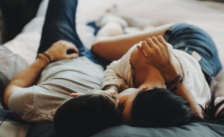 在沒有避孕套的情況下該如何避孕 沒帶避孕套的避孕方式 在沒有避孕套的情況下該如何避孕 沒帶避孕套的避孕方式