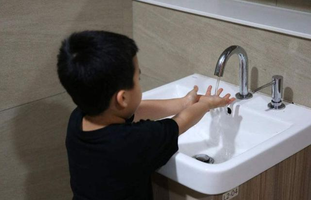 手足口病會引起哪些并發癥 如何照顧手足口病的患兒 手足口病會引起哪些并發癥 如何照顧手足口病的患兒