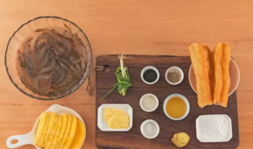 寶寶菠蘿輔食推薦 菠蘿油條蝦制作方法