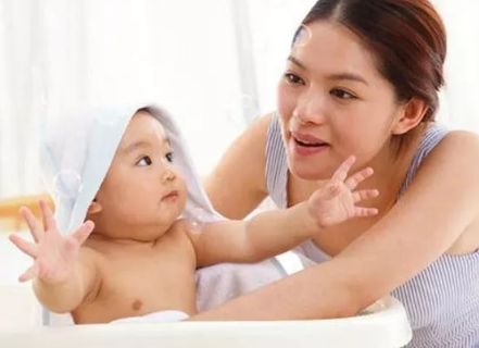 寶寶可以用搓泥寶嗎 幾歲的孩子可以用搓泥寶洗澡