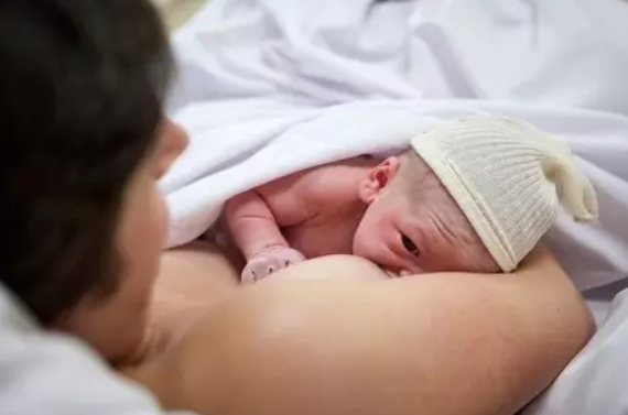 ?乳腺炎膿腫會(huì)發(fā)燒嗎 乳腺炎膿腫沒(méi)有發(fā)燒原因