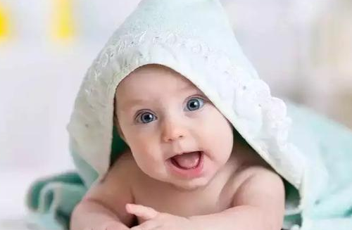 寶寶嘴巴吐泡泡是怎么回事 嘴巴吐泡泡的原因